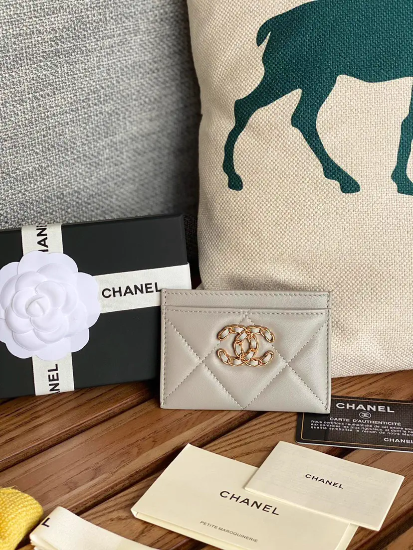 Chanel Quilted Card Holder image 1