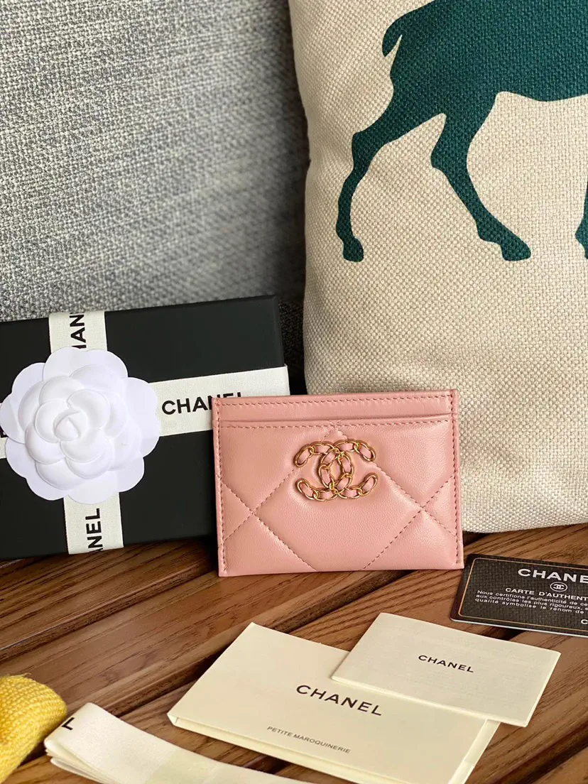 Chanel Quilted Card Holder image 1