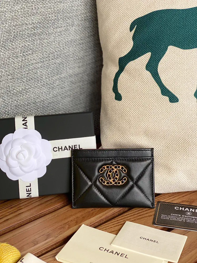 Chanel Quilted Card Holder image 1