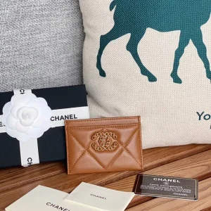 Chanel Quilted Card Holder image 1