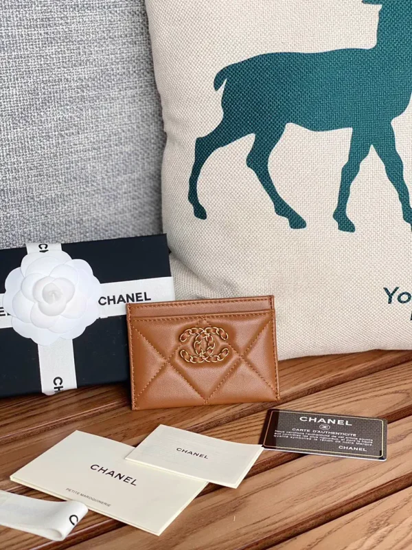 Chanel Quilted Card Holder image 1