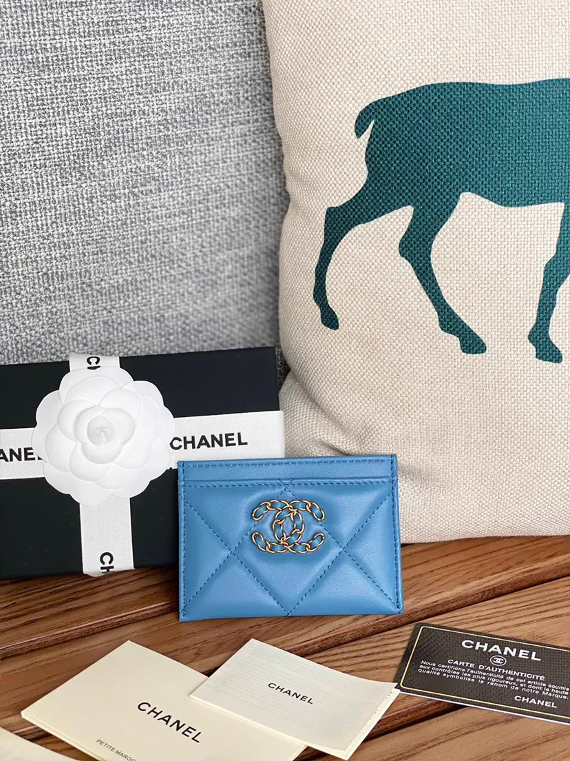 Chanel Quilted Card Holder image 1