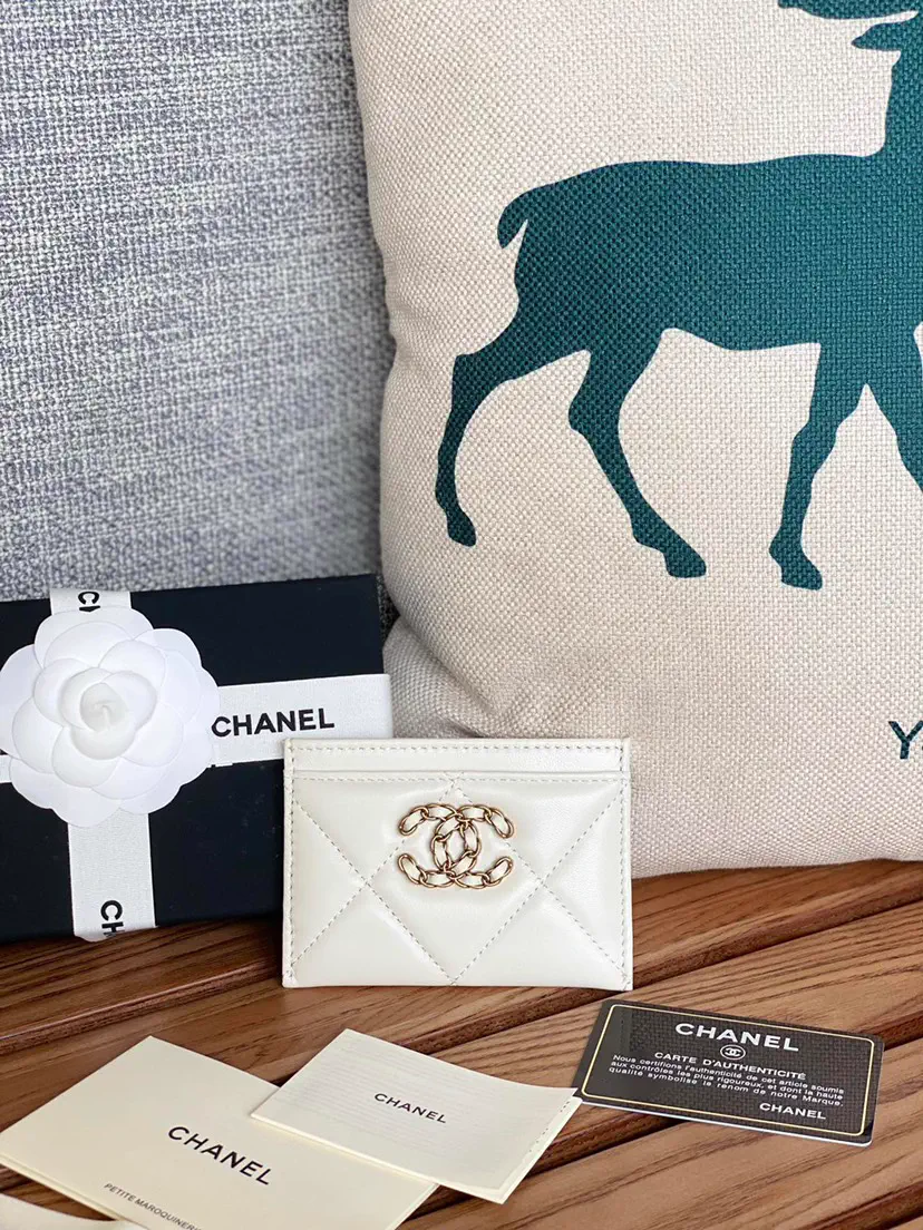 Chanel Quilted Card Holder image 1