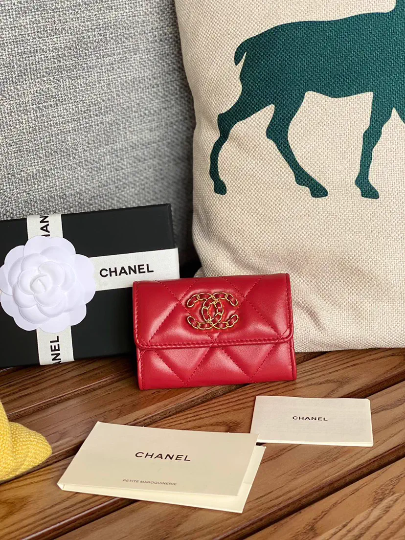 Chanel Quilted Card Holder image 1