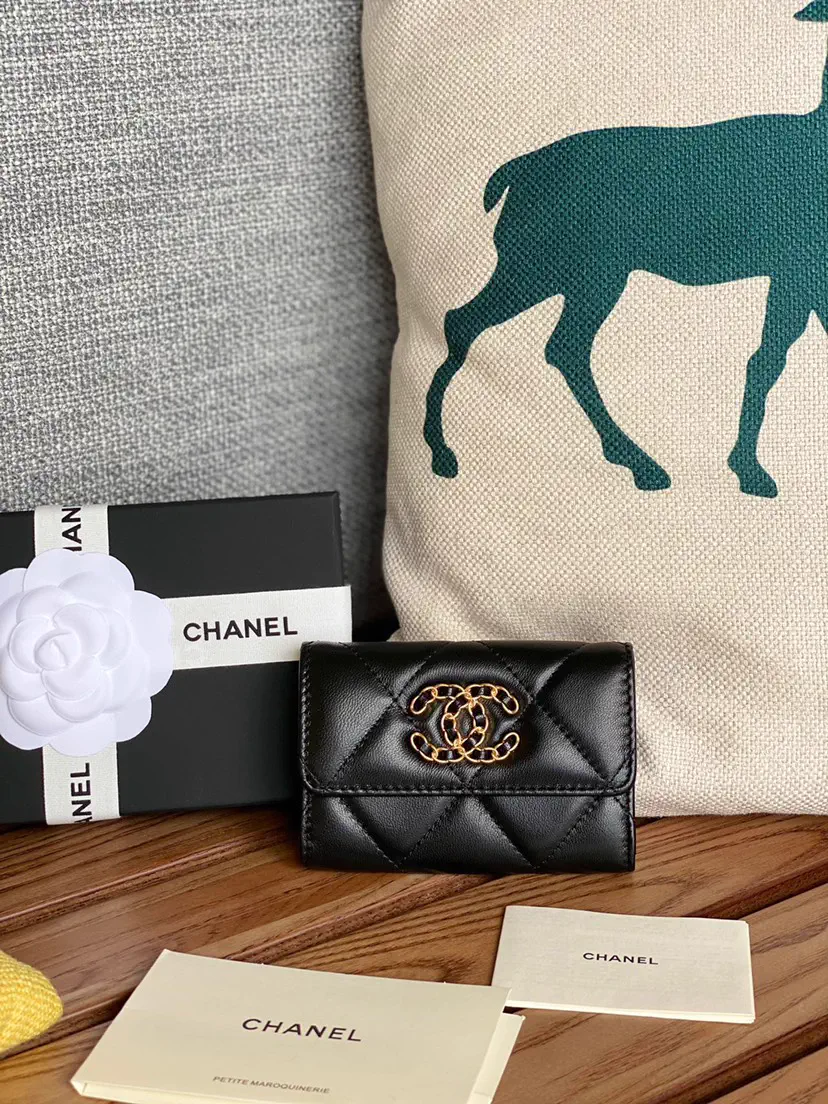Chanel Quilted Flap Card Holder image 1