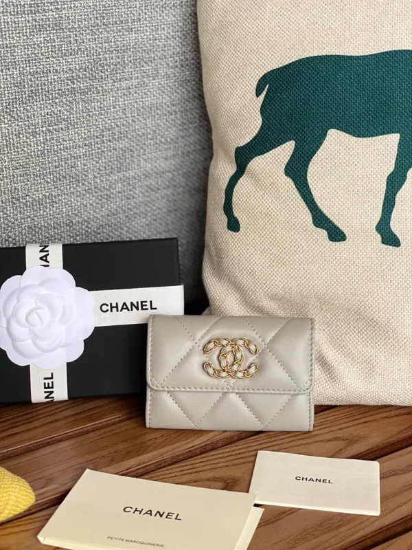 Chanel Quilted Flap Card Holder image 1