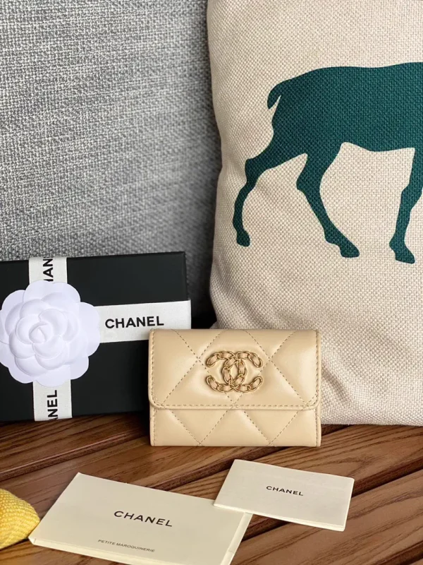Chanel Quilted Flap Card Holder image 1