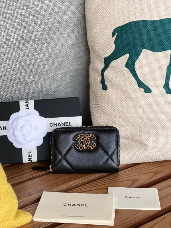 Chanel Quilted Zip Coin Purse image 1