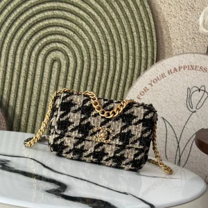 Chanel Houndstooth Tweed Flap Bag image 1
