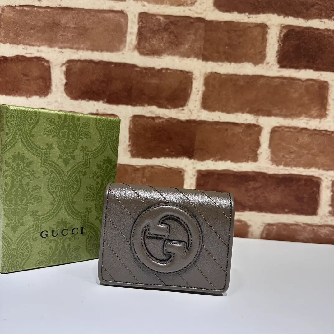 Gucci Quilted Card Holder image 1