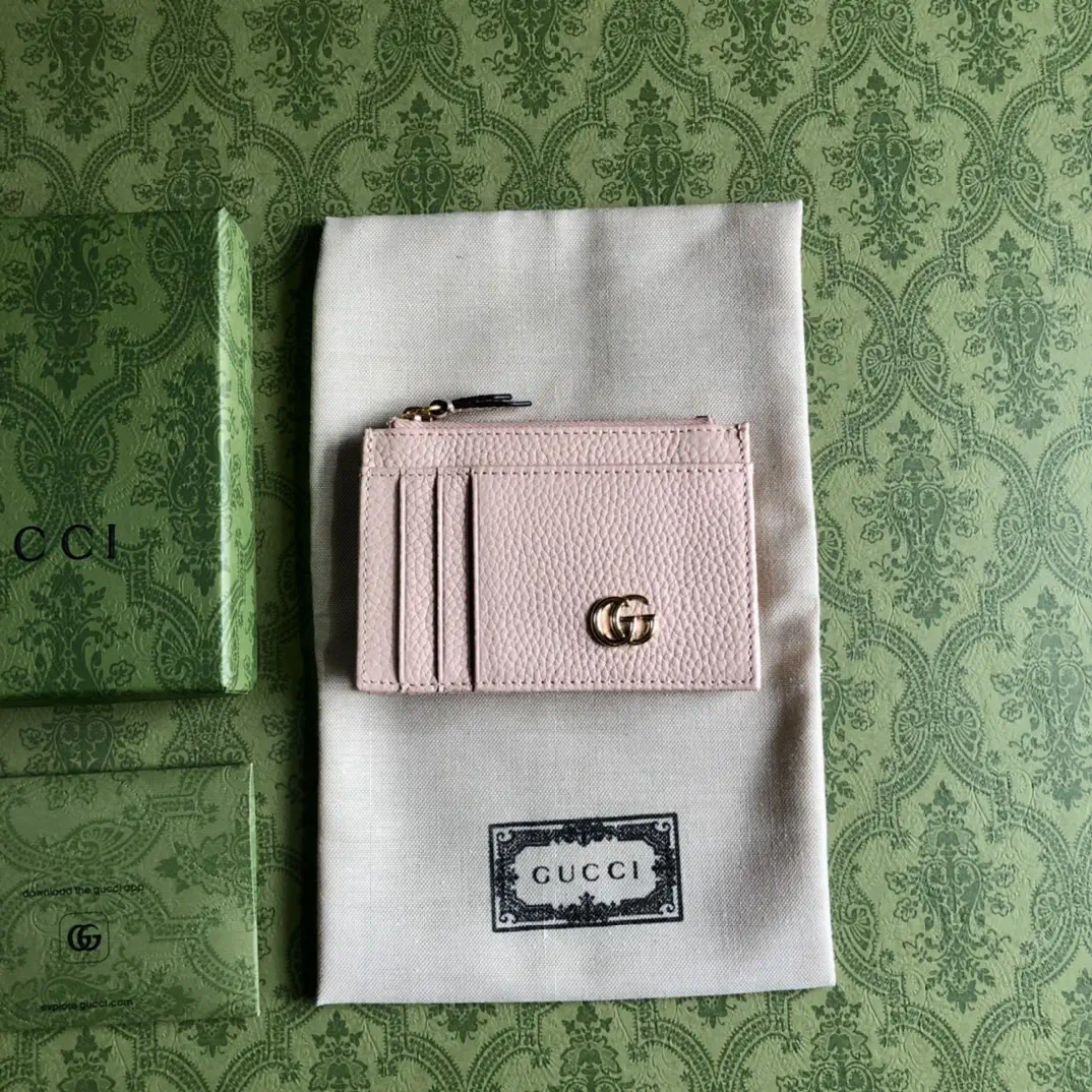 Gucci Light Pink Leather Card Holder image 1