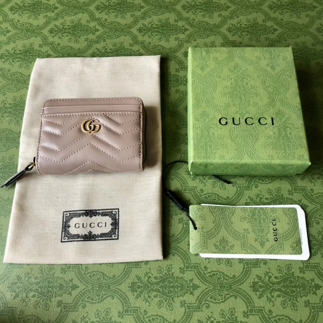 Gucci GG Marmont Quilted Leather Card Holder image 1