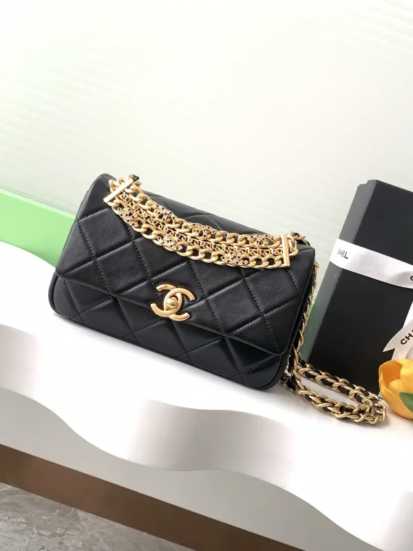 Chanel Quilted Chain Shoulder Bag image 1