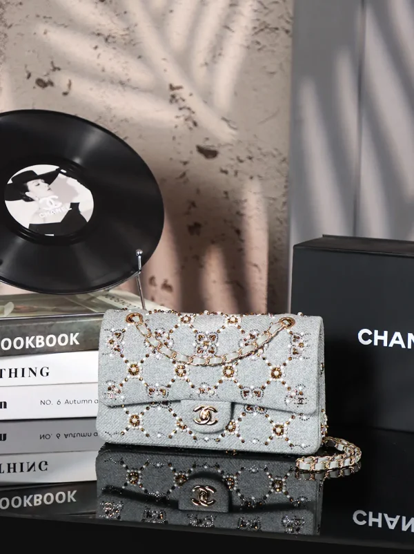 Chanel Limited Edition Hand-Beaded Evening Shoulder Bag image 1