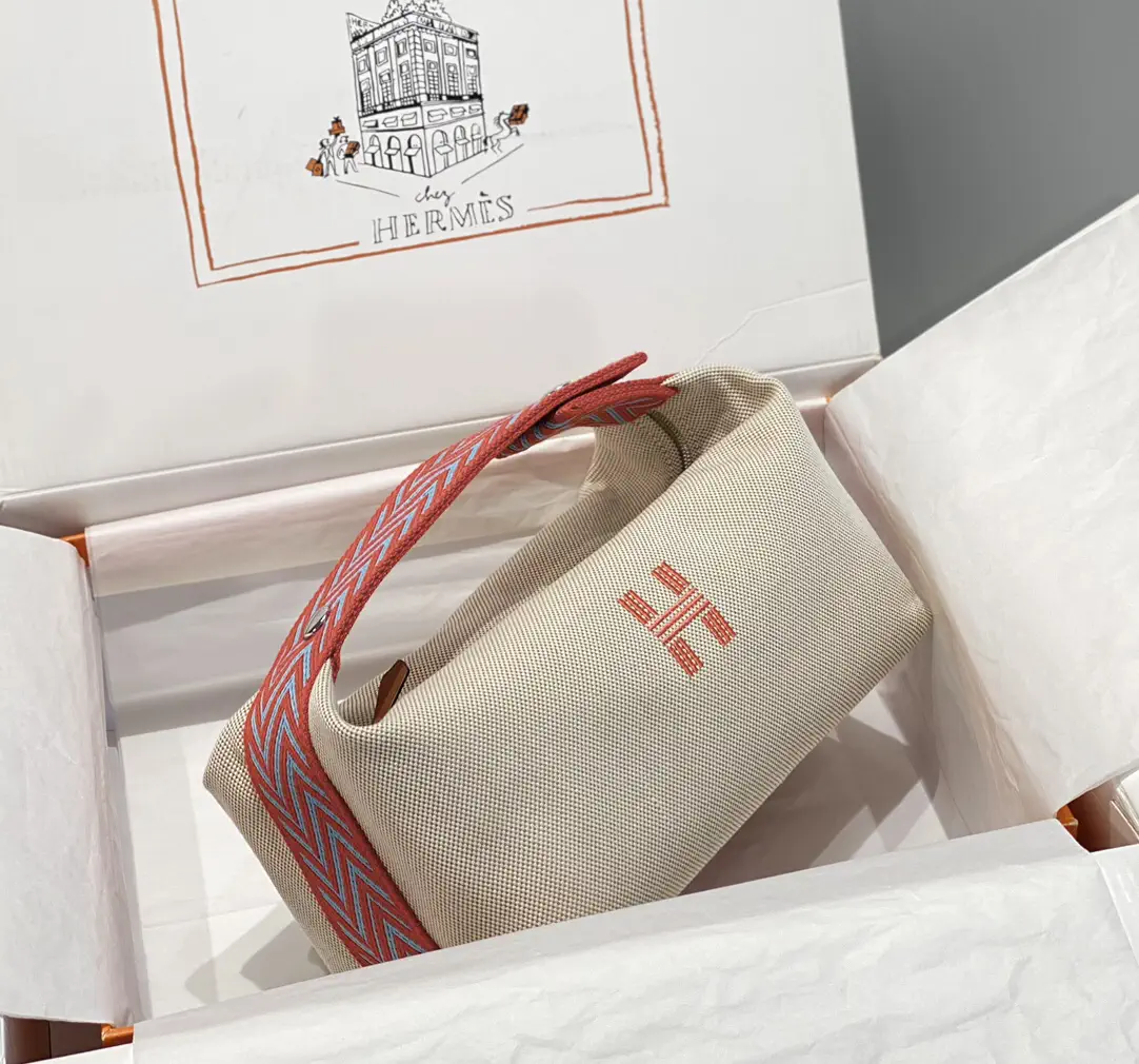 Hermès Beige Canvas Toiletry Bag image 1