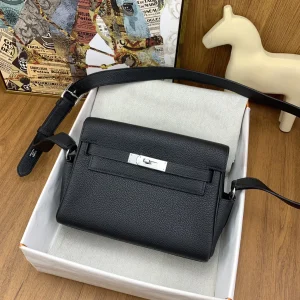 Hermès Black Kelly Messenger Bag image 1
