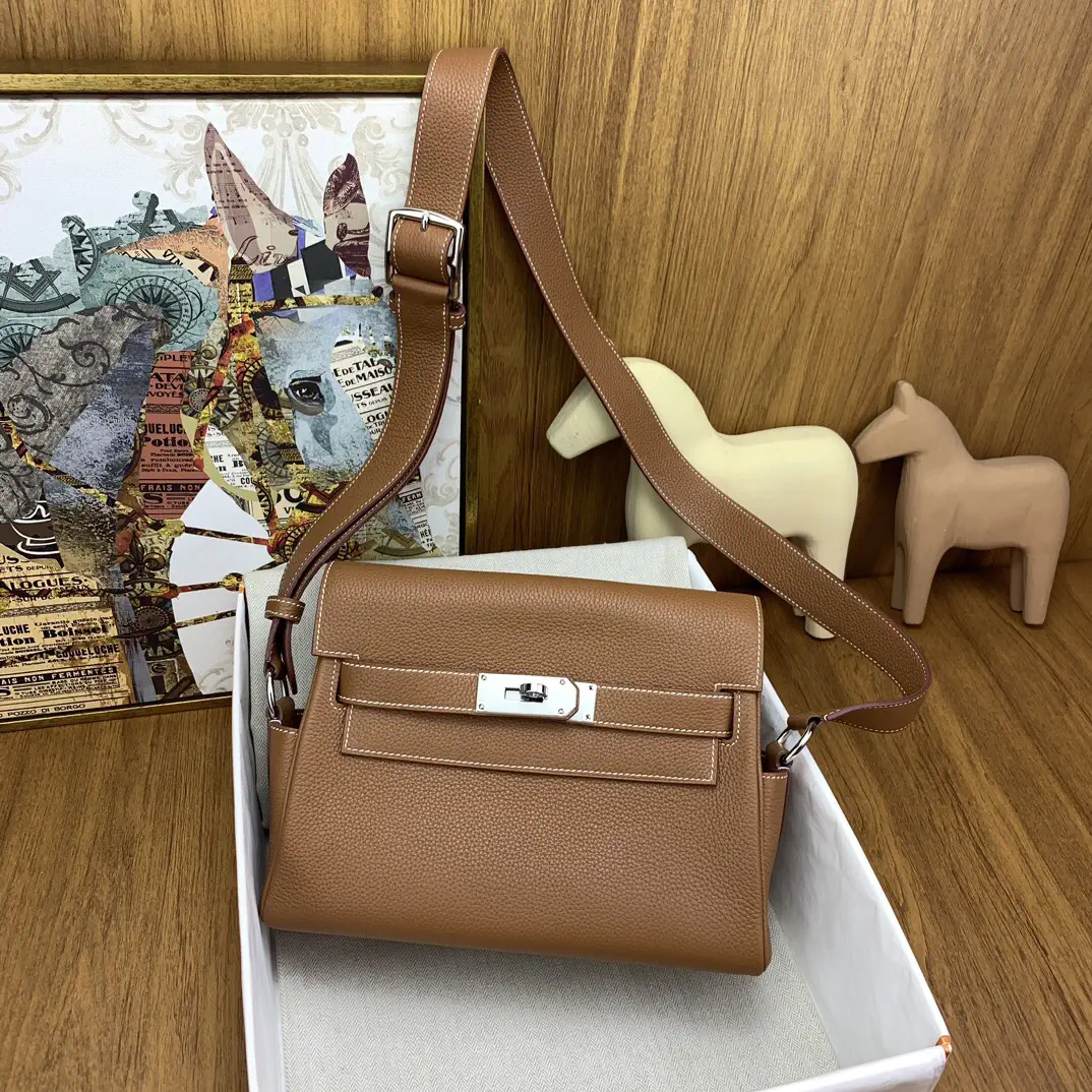 Hermès Brown Kelly Messenger Bag image 1