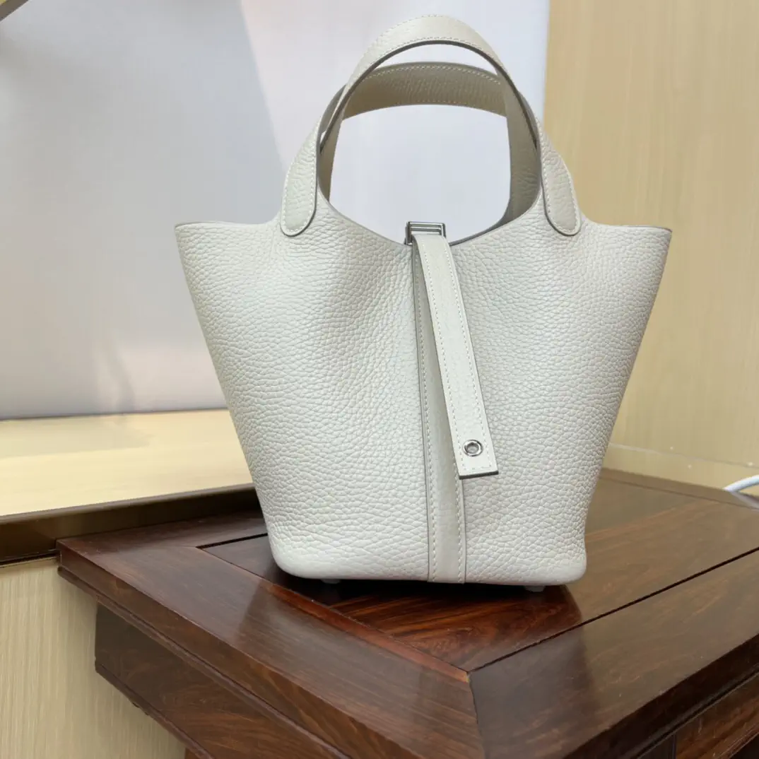 Hermès White Pebbled Leather Picotin 18 Bag image 1