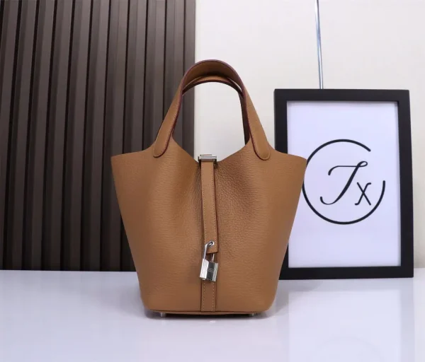 Hermès Tan Leather Bucket Bag image 1