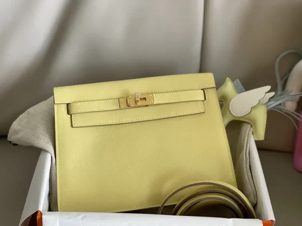 Hermès Kelly Danse Bag with Gold Hardware image 1