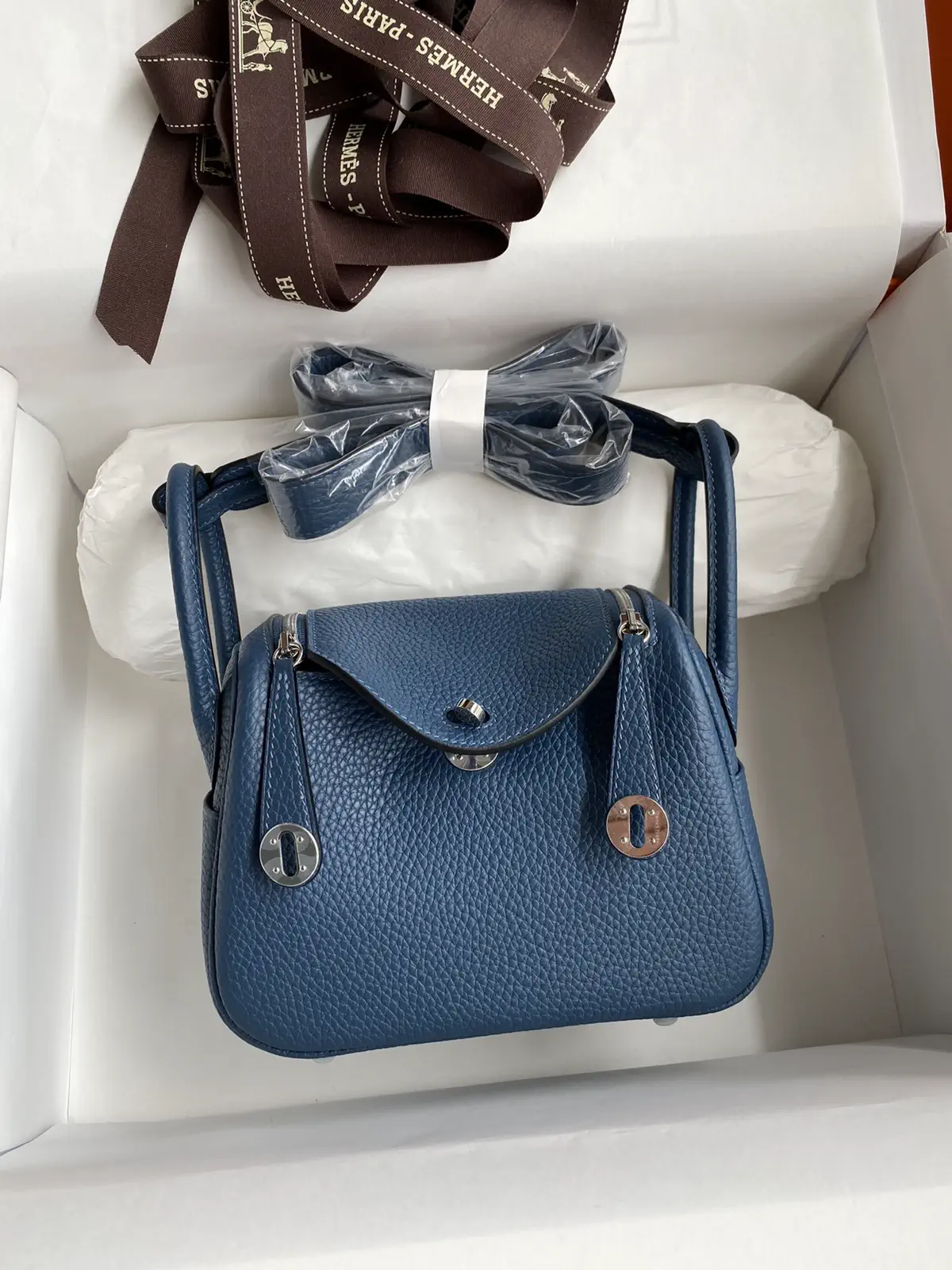 Mini Lindy Shoulder Bag image 1