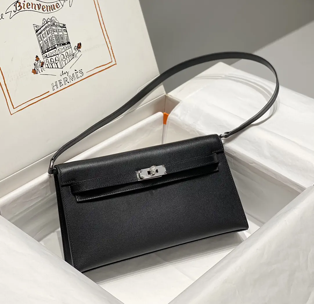 Hermès Black Leather Shoulder Bag image 1