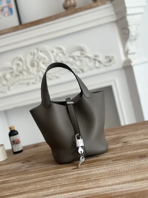 Hermès Picotin Bucket Bag image 1