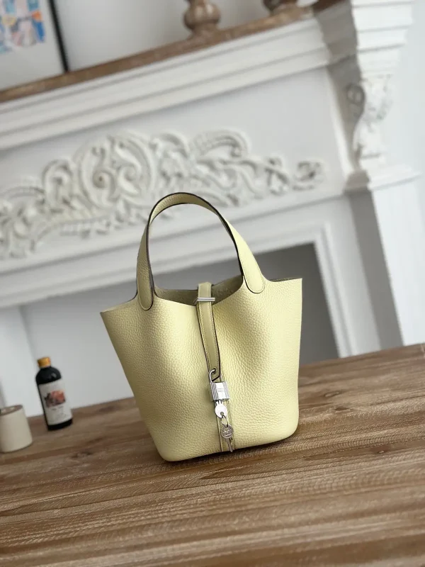 Hermès Picotin Bucket Bag image 1