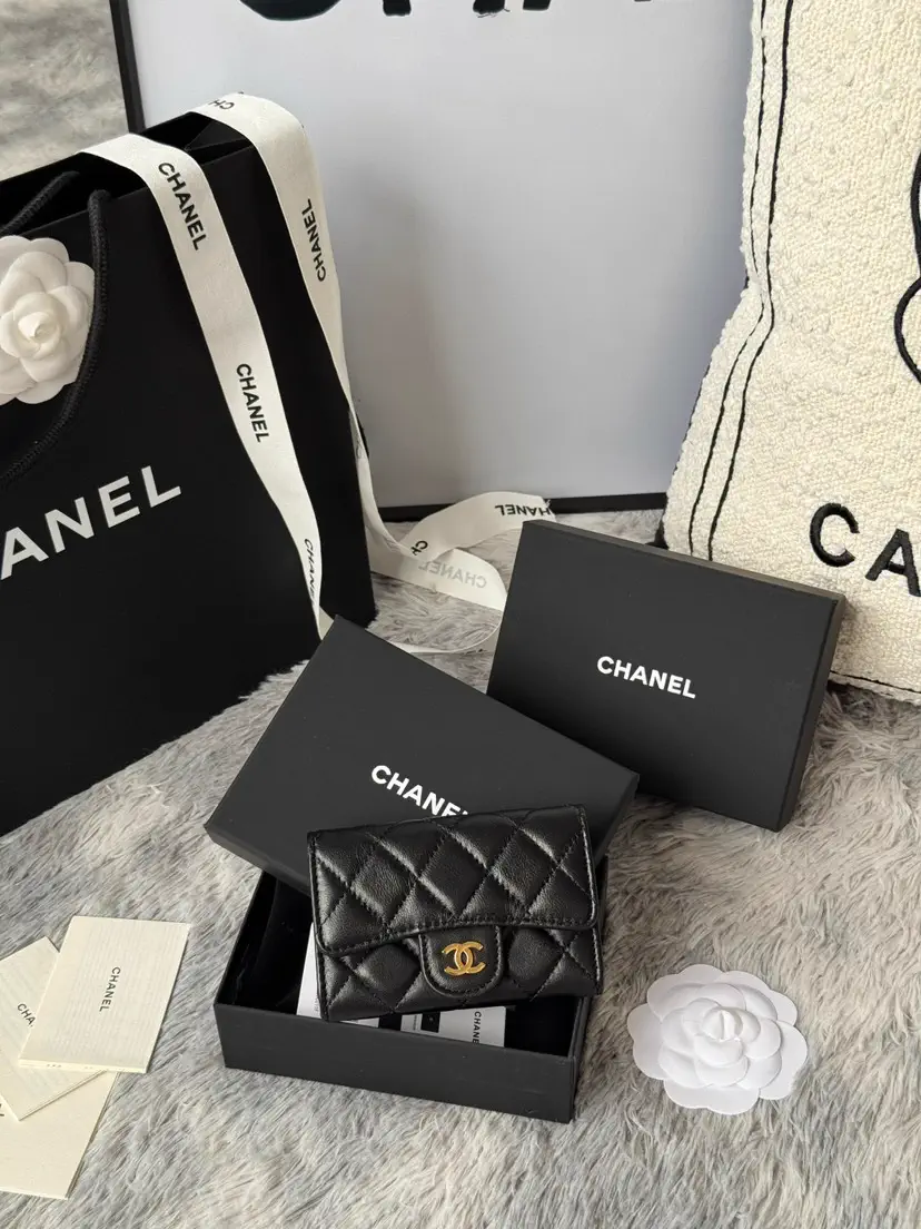 Chanel Quilted Card Holder image 1