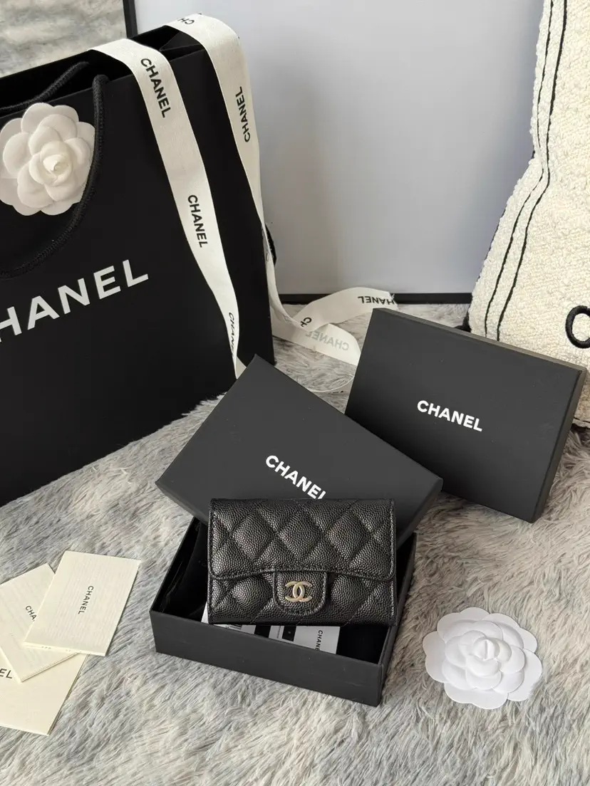 Chanel Quilted Card Holder image 1