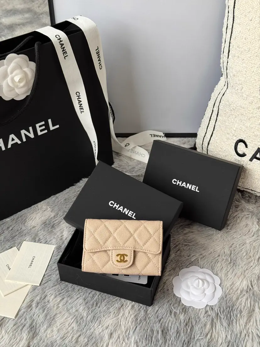 Chanel Quilted Card Holder image 1