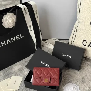 Chanel Quilted Card Holder image 1