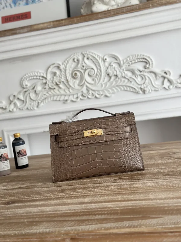 Hermès Crocodile Embossed Kelly Mini Clutch image 1