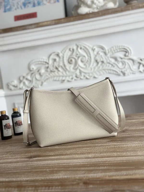 Hermès Berlingot Crossbody Bag image 1