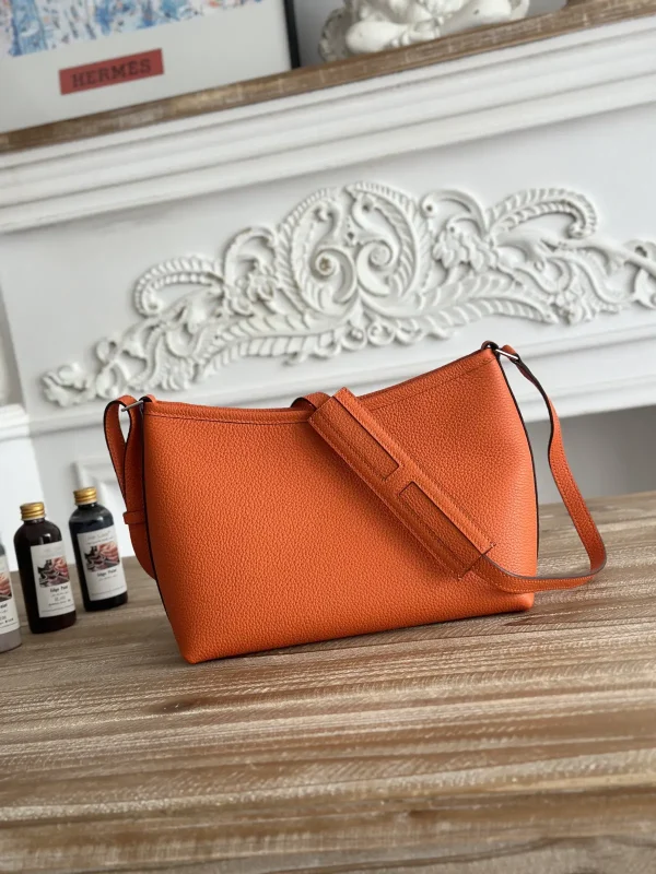 Hermès Berlingot Shoulder Bag image 1