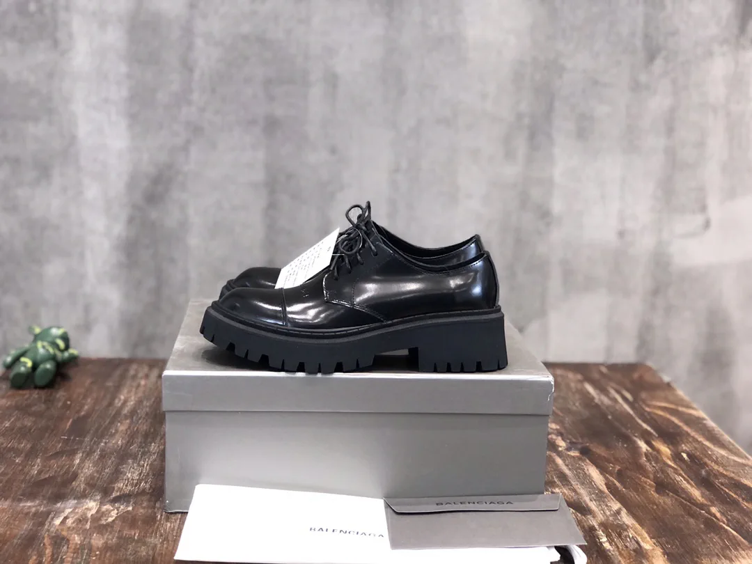 Lace-up Platform Leather Shoes image 1