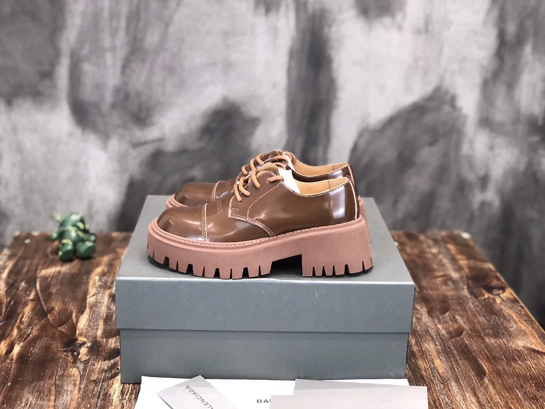 Lace-up Platform Leather Shoes image 1