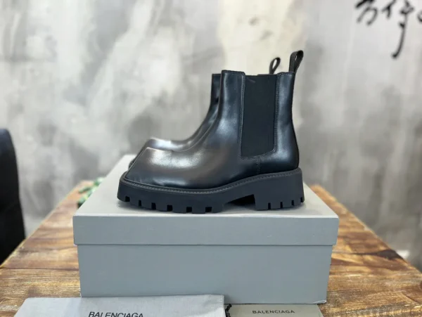 Men's Trooper Chelsea Boots image 1