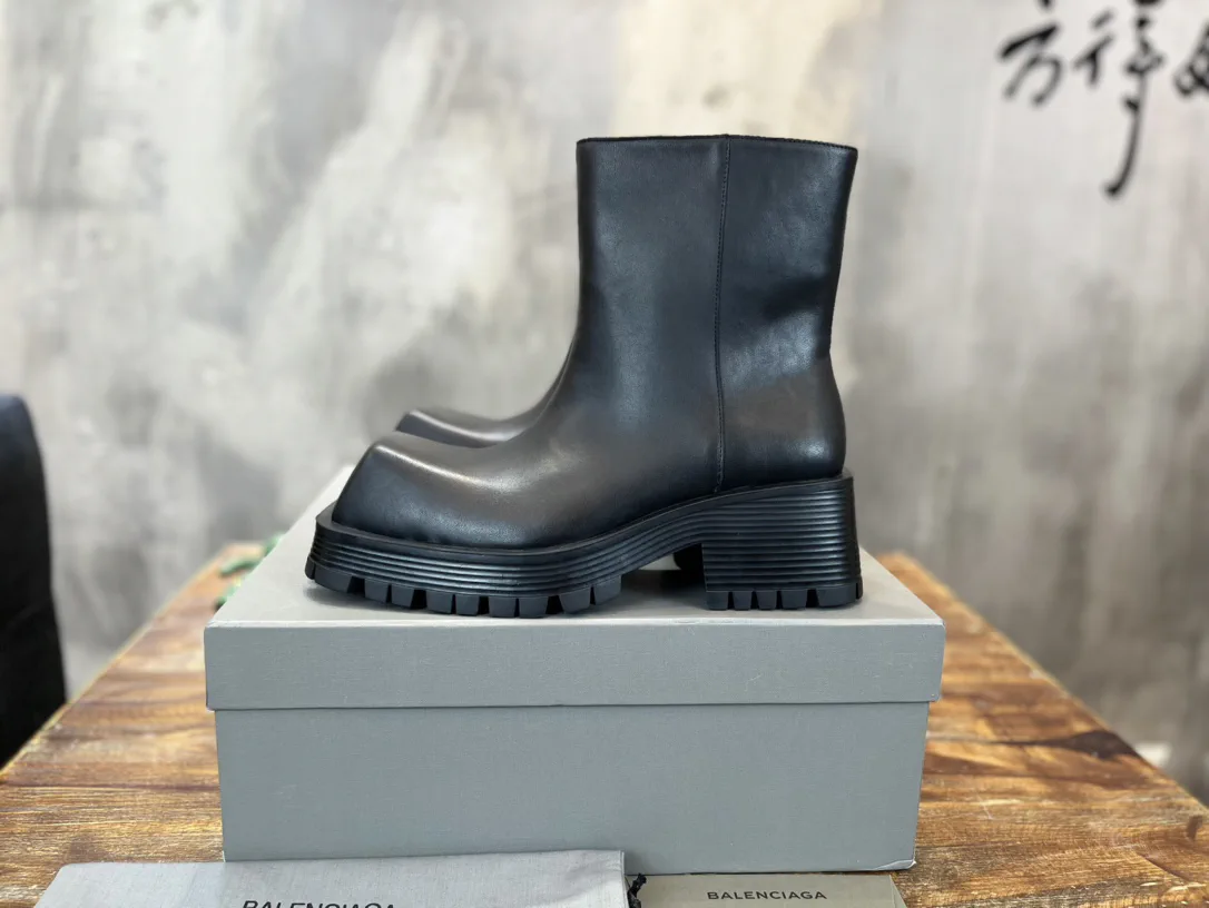 Balenciaga Trooper Men's Ankle Boots image 1