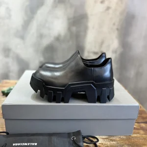 Balenciaga Bulldozer Low-Top Derby Shoes image 1