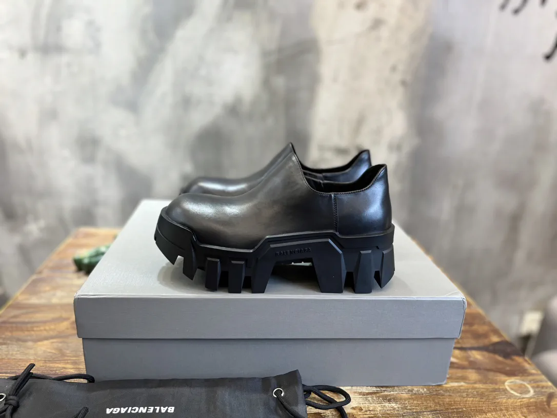 Balenciaga Bulldozer Low-Top Derby Shoes image 1