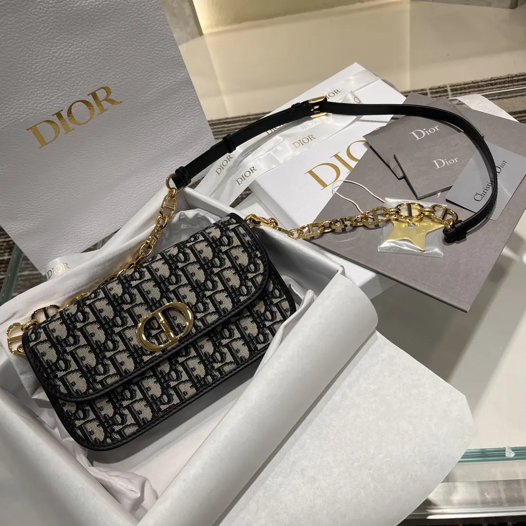 Dior 30 Montaigne Avenue Oblique Crossbody Bag image 1