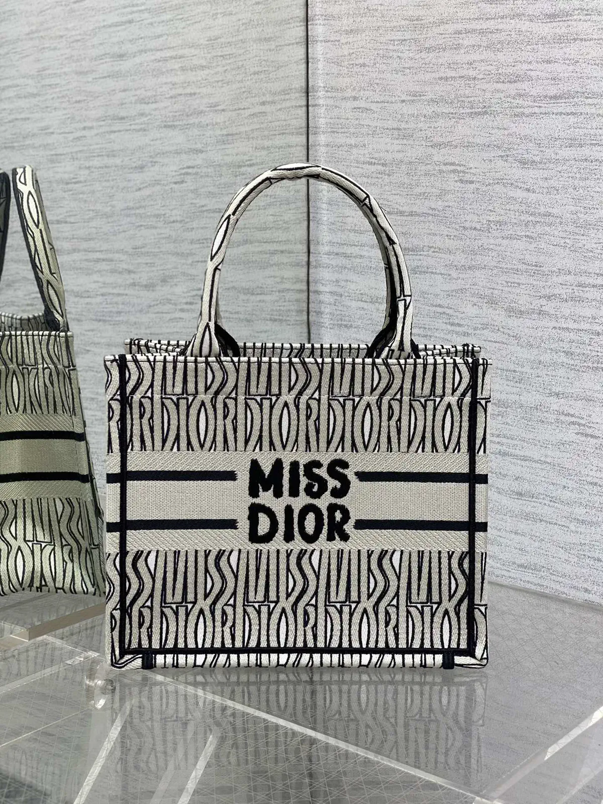 Dior Miss Dior Embroidered Tote Bag image 1