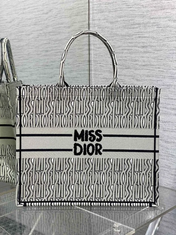 Dior Miss Dior Embroidered Tote Bag image 1