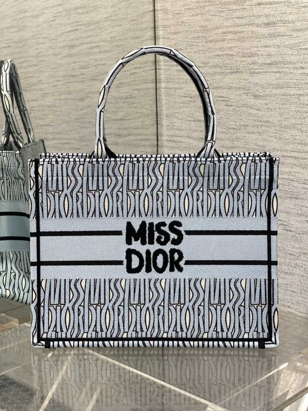 Dior Miss Dior Embroidered Tote Bag image 1
