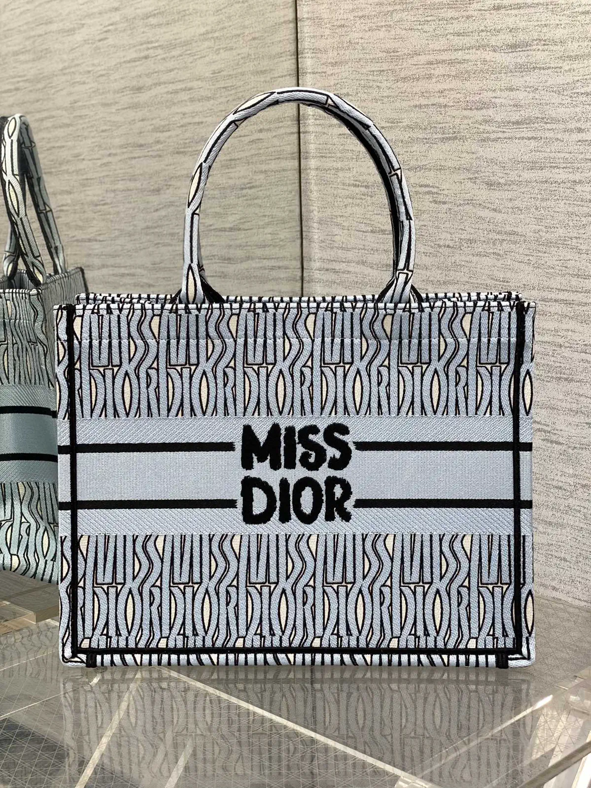 Dior Miss Dior Embroidered Tote Bag image 1