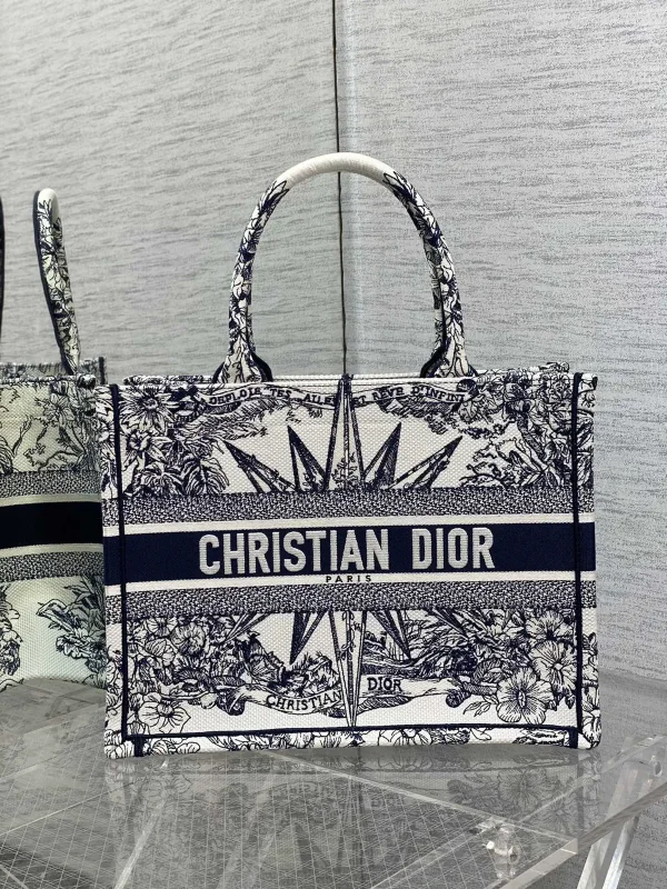 Dior Star Embroidery Tote Bag image 1