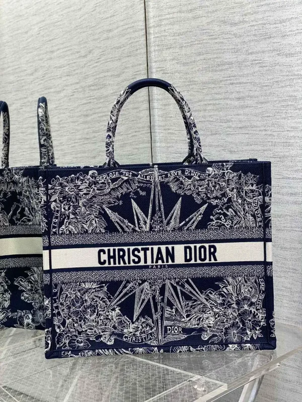 Dior Star Embroidered Tote Bag image 1