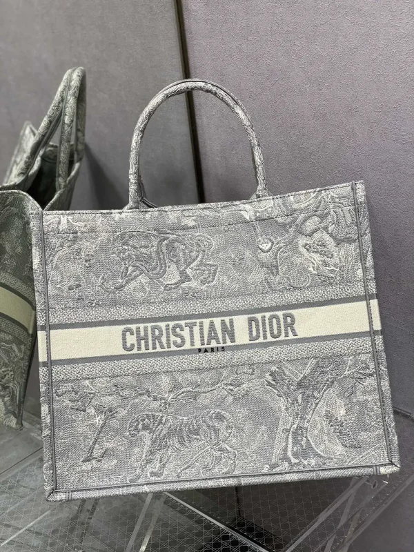 Dior Tiger Embroidered Tote Bag image 1