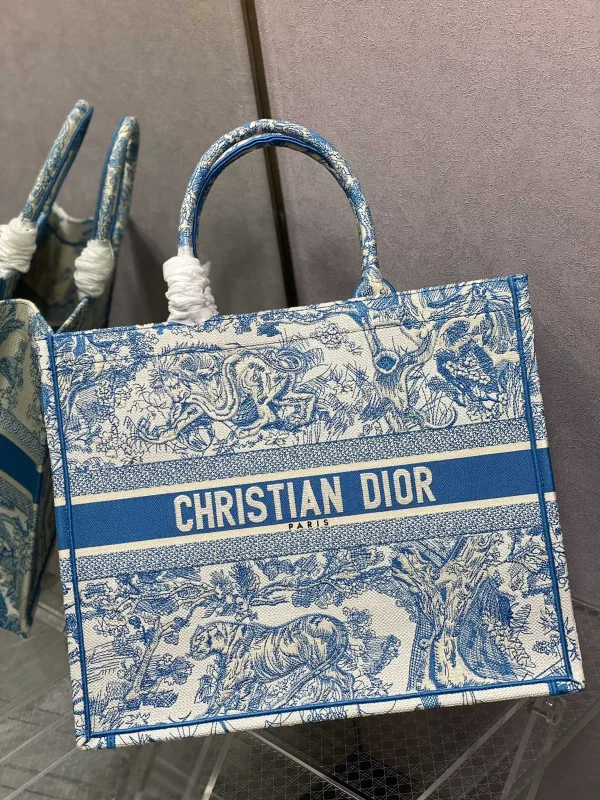 Dior Tiger Embroidered Tote Bag image 1